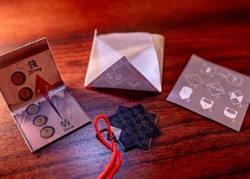 Expositor caja sorpresa Yume Jujutsu Kaisen Capsulas misteriosas 12 unidades surtidas. 9,5 cm